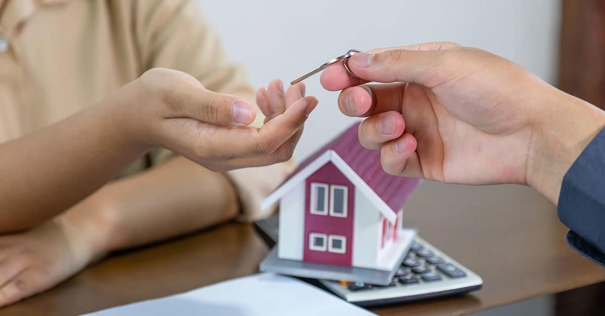 Vender vivienda heredada: pasos legales, impuestos y plazos
